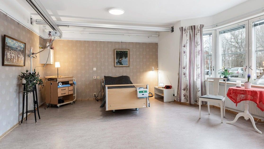 Elderly Care Bed Solution for a Memory Care Center in Sweden