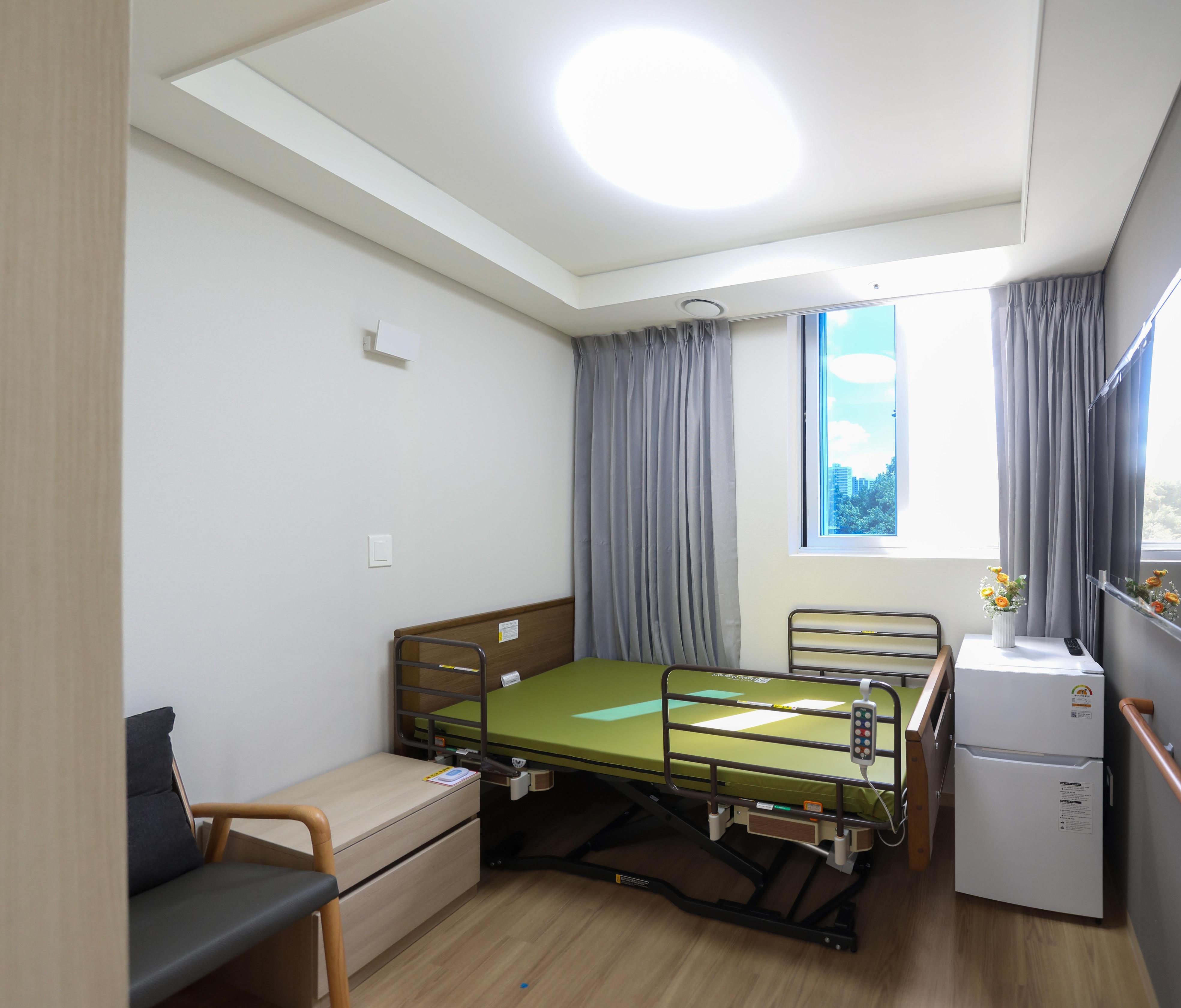 Home Care Bed Solution for an Assisted Living Community in South Korea