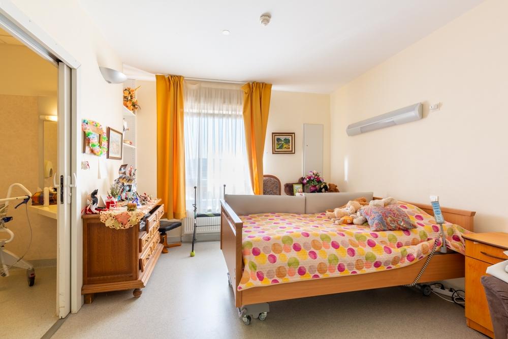 Ultra-Low Elderly Care Bed Project for a Dementia Care Facility Renovation in France